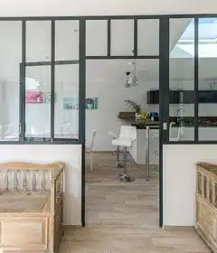 Les avantages d'une porte verrière en acier
