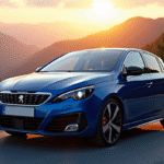 Peugeot 308 GTI bleue sur route de montagne au coucher du soleil