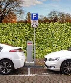 Quels sont les avantages des véhicules électriques et hybrides ?