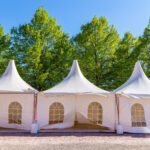 Tentes de réception : la solution idéale pour vos événements en plein air